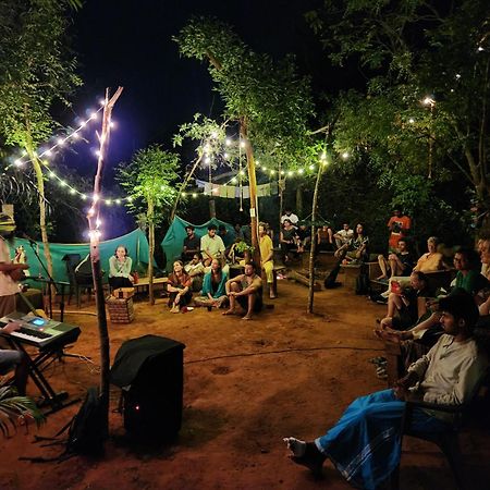 Nebula Nest Cafe & Hostel Auroville Exteriör bild
